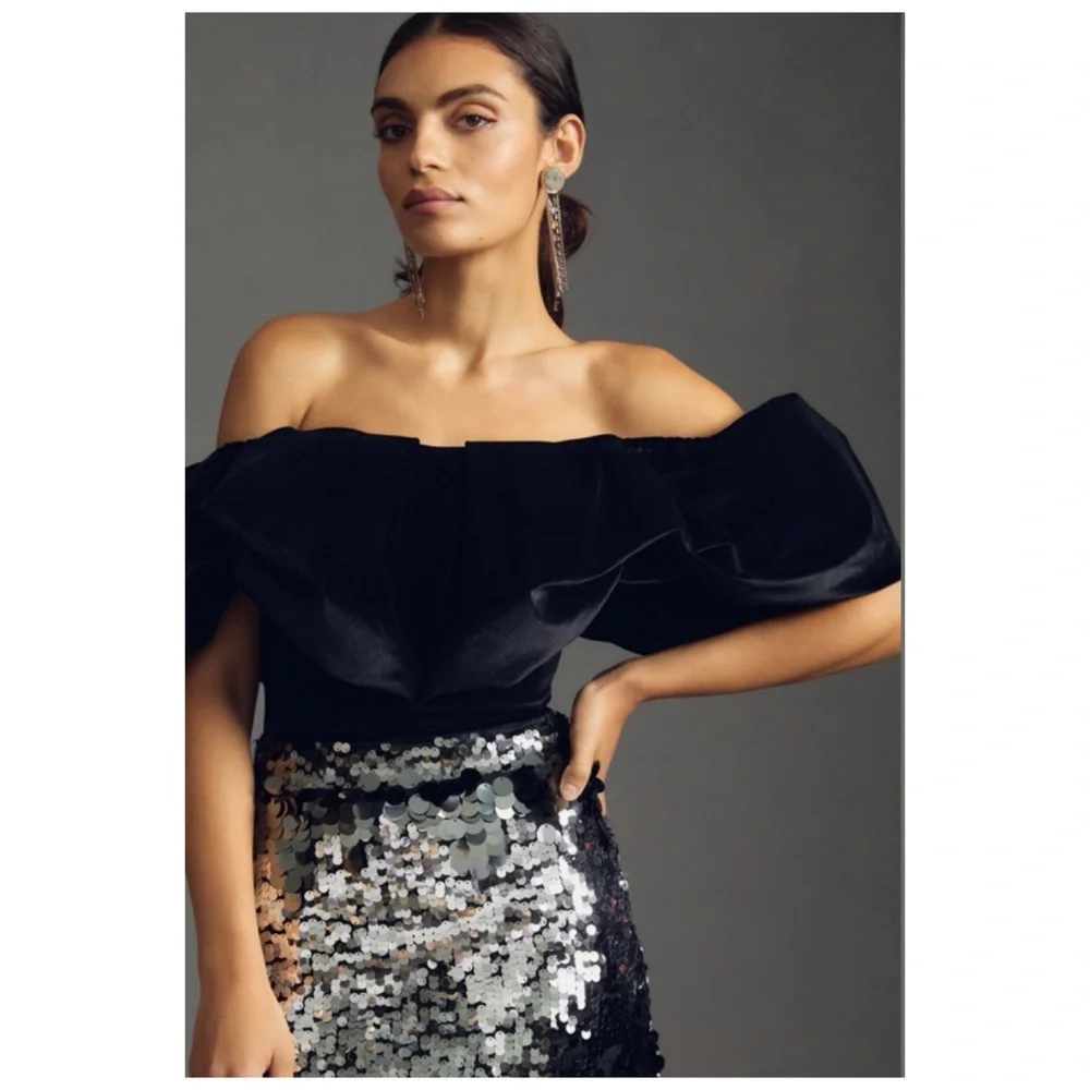 NWT Anthropologie Hutch Velvet Off The Shoulder Top in Black  Size 6